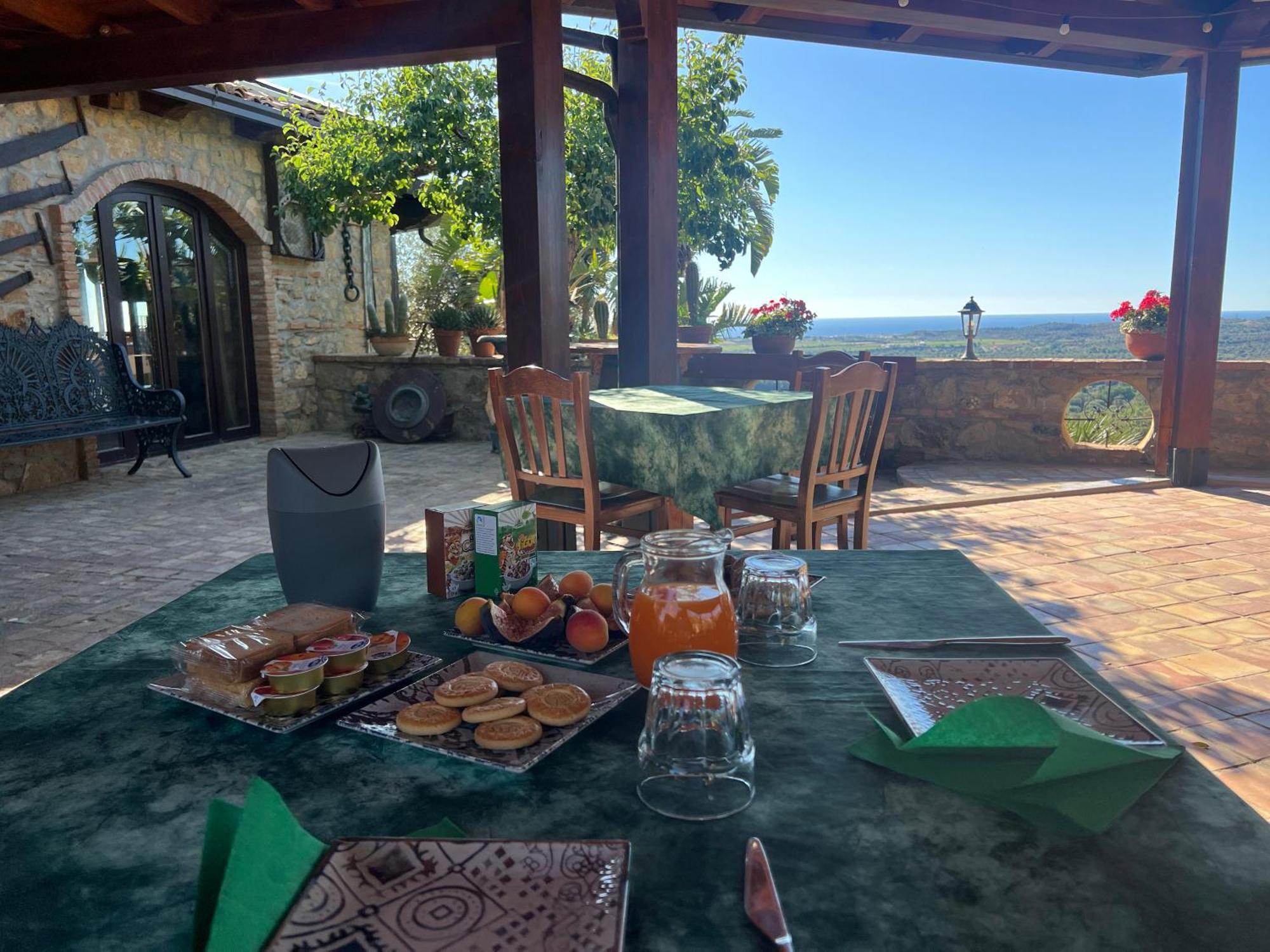 Agriturismo Catena Ciro Екстериор снимка